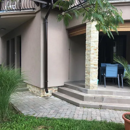 Jazminvirag Apartman * בלטונללה