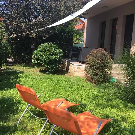 Jazminvirag Apartman בלטונללה